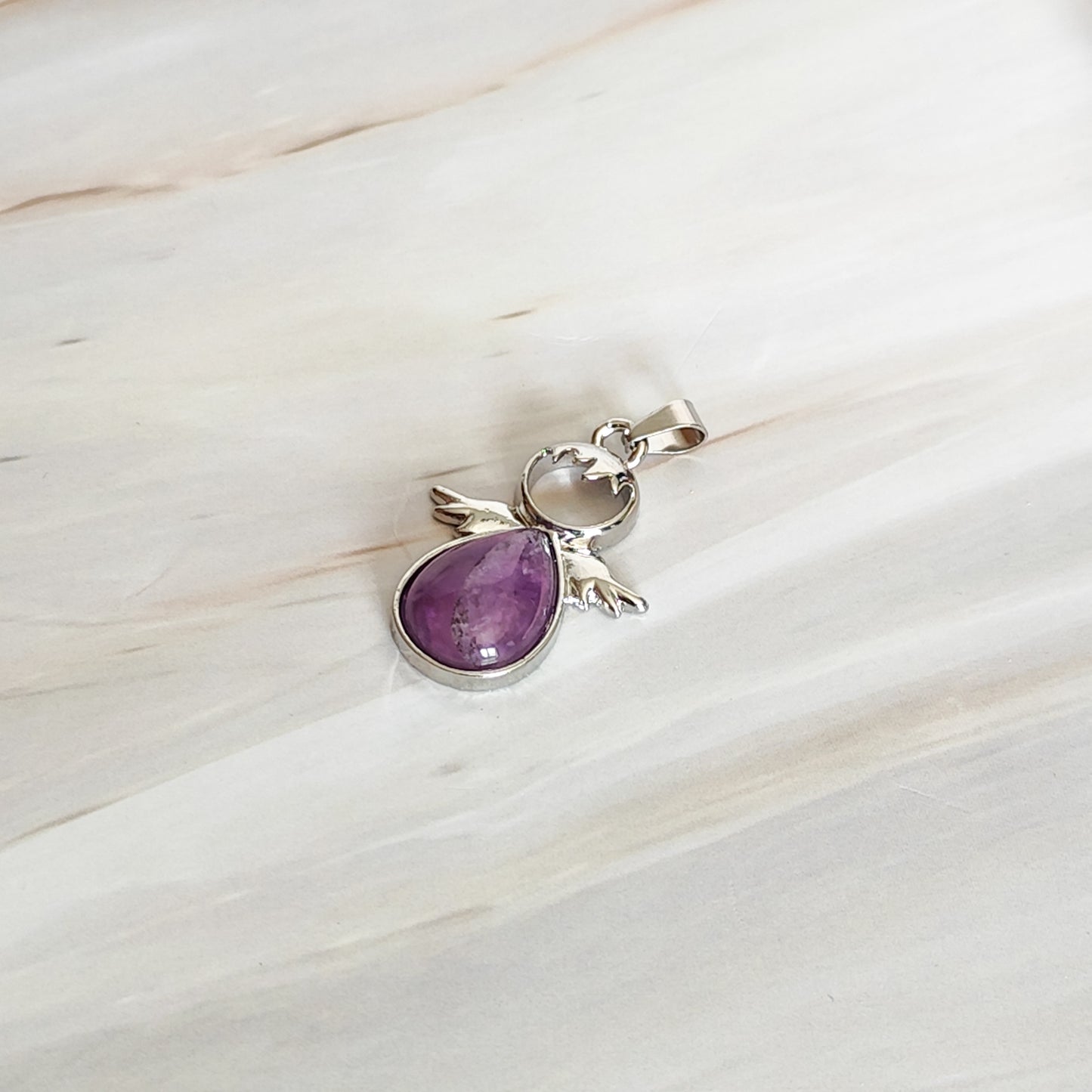 Pendentif ange en améthyste