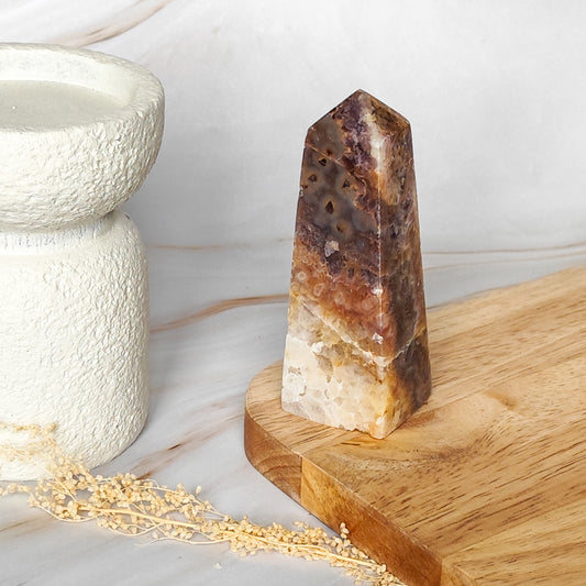 Pointe en Améthyste Chevron – Sérénité et Clarté