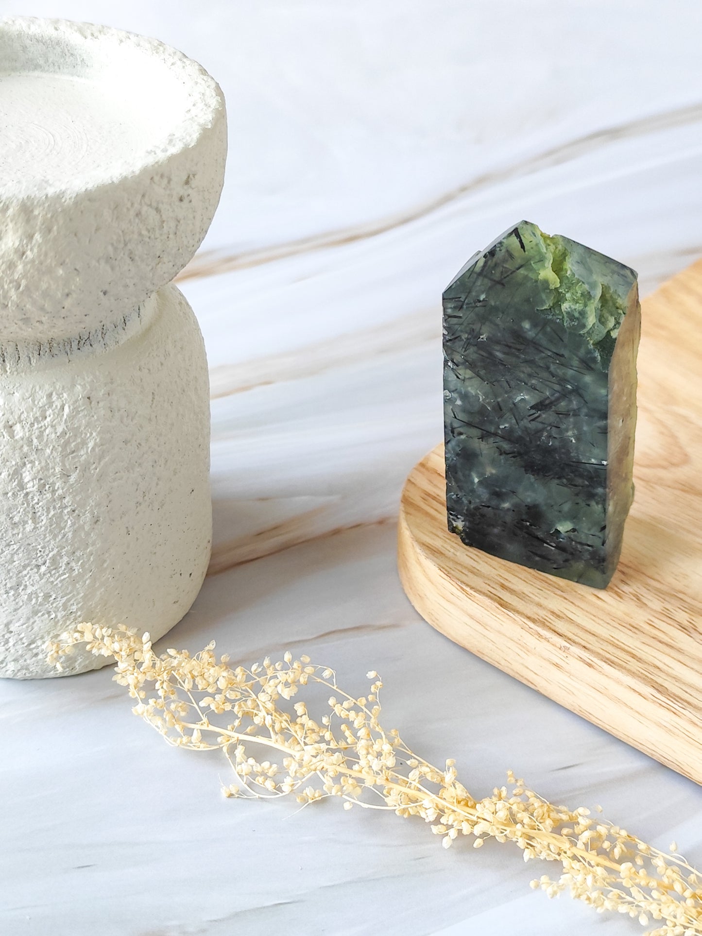 Pointe semi polie en Prehnite
