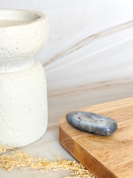 Galet Calcédoine Dendritique