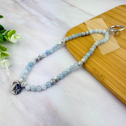 accroche téléphon aigue marine et howlite blanche