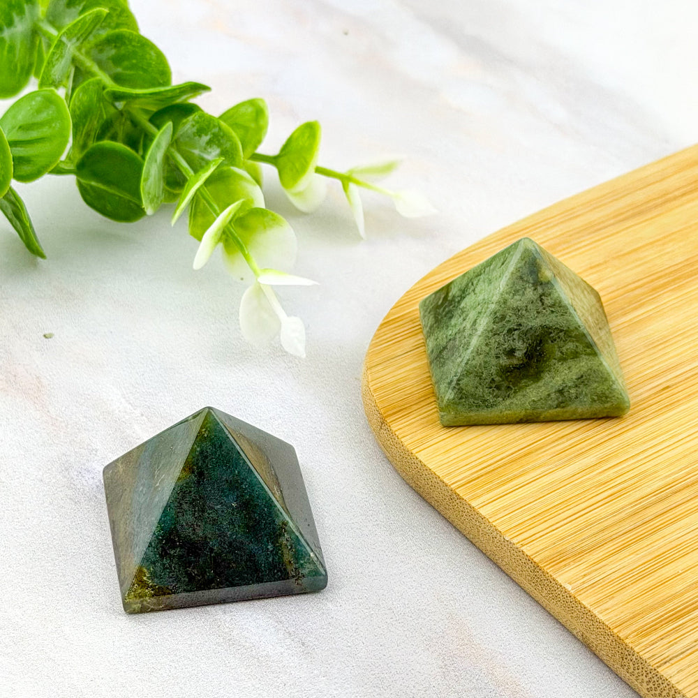 pyramide en agate mousse