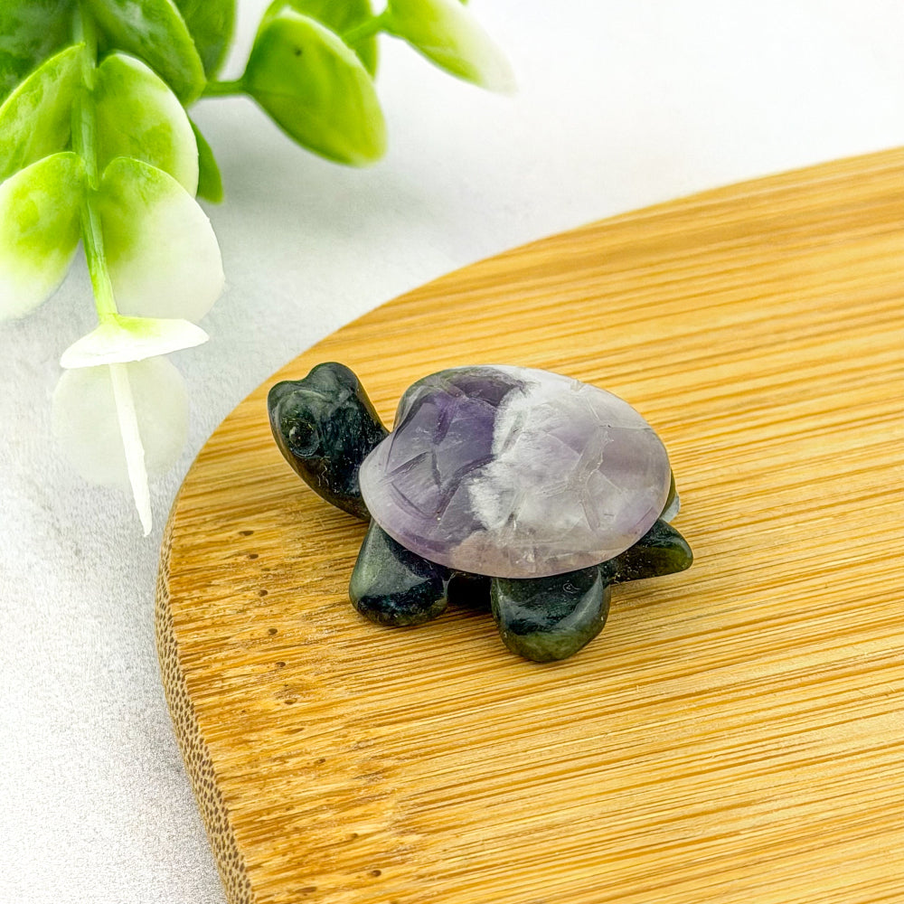 Tortue en jade néphrite et améthyste