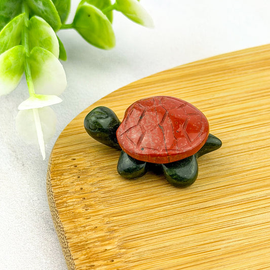 tortue en jade néphrite et jaspe rouge