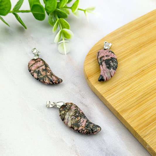 pendentif aile d'ange en rhodonite