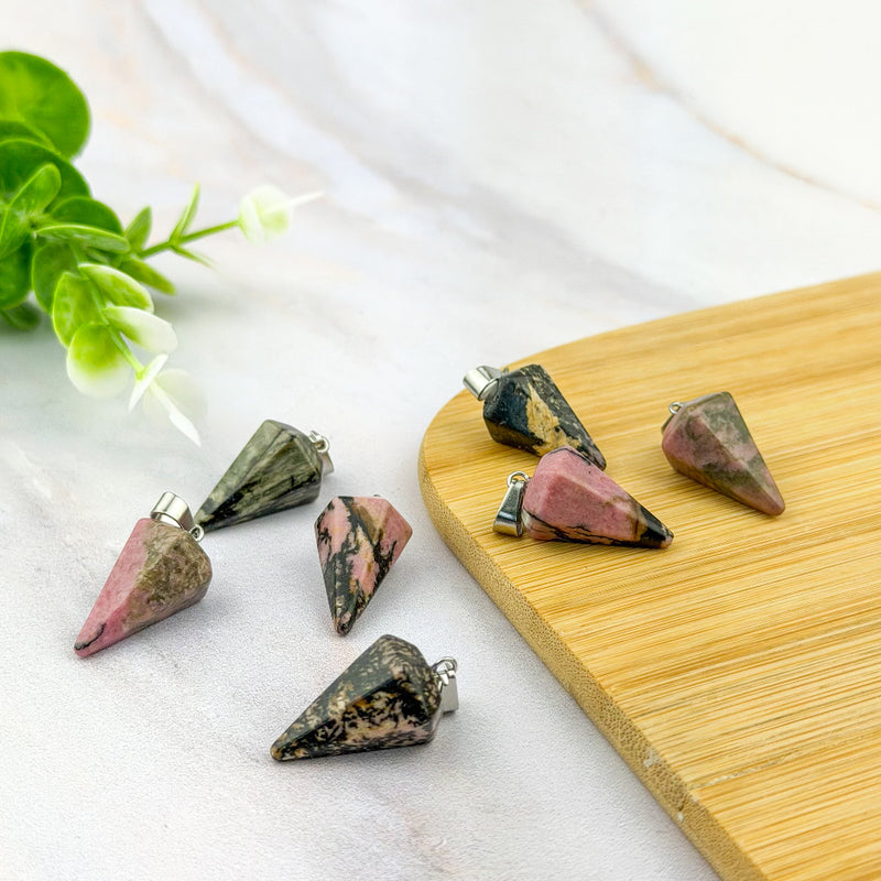 Pendentif Pointe en Rhodonite – Amour & Sérénité