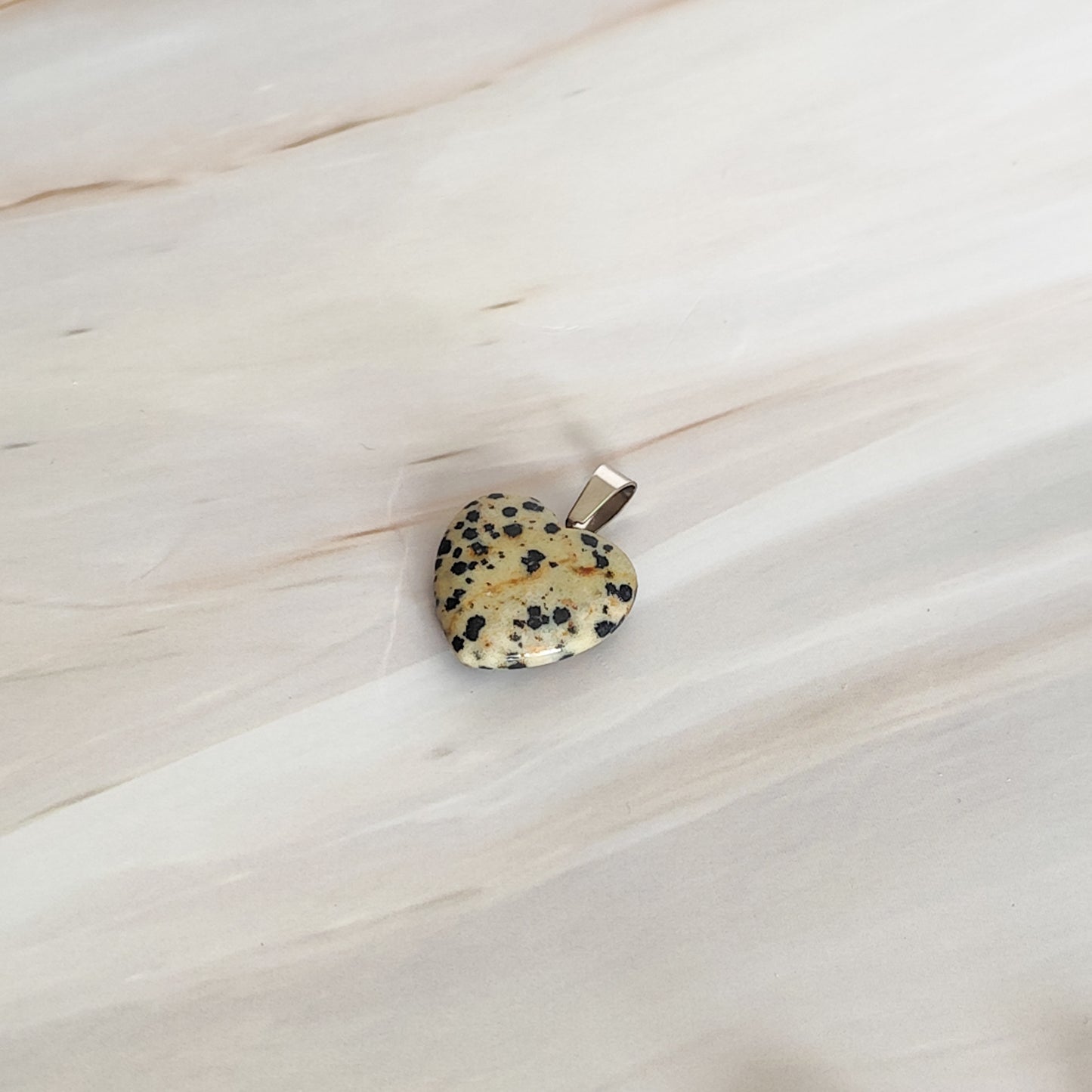 Pendentif coeur en jaspe dalmatien