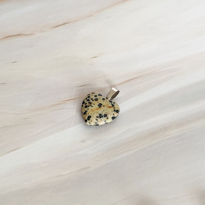 Pendentif coeur en jaspe dalmatien