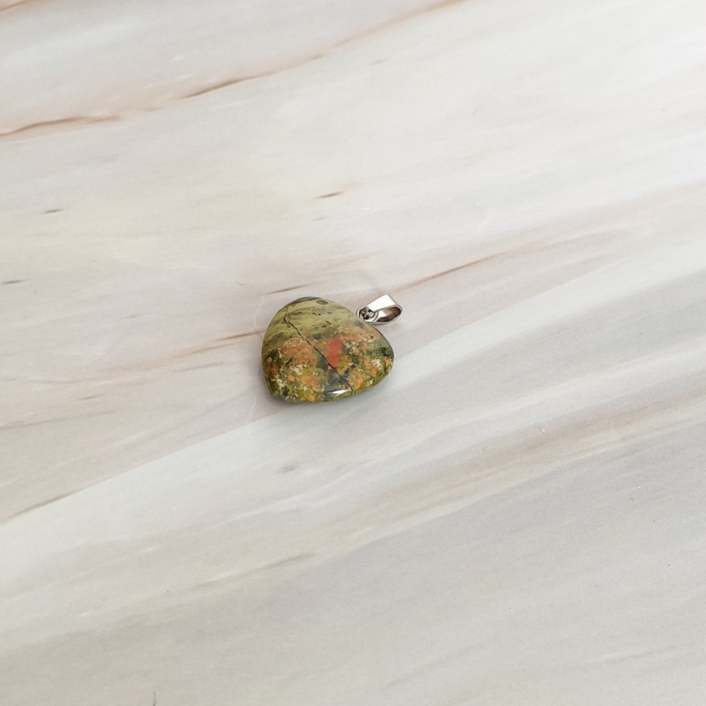pendentif coeur en unakite