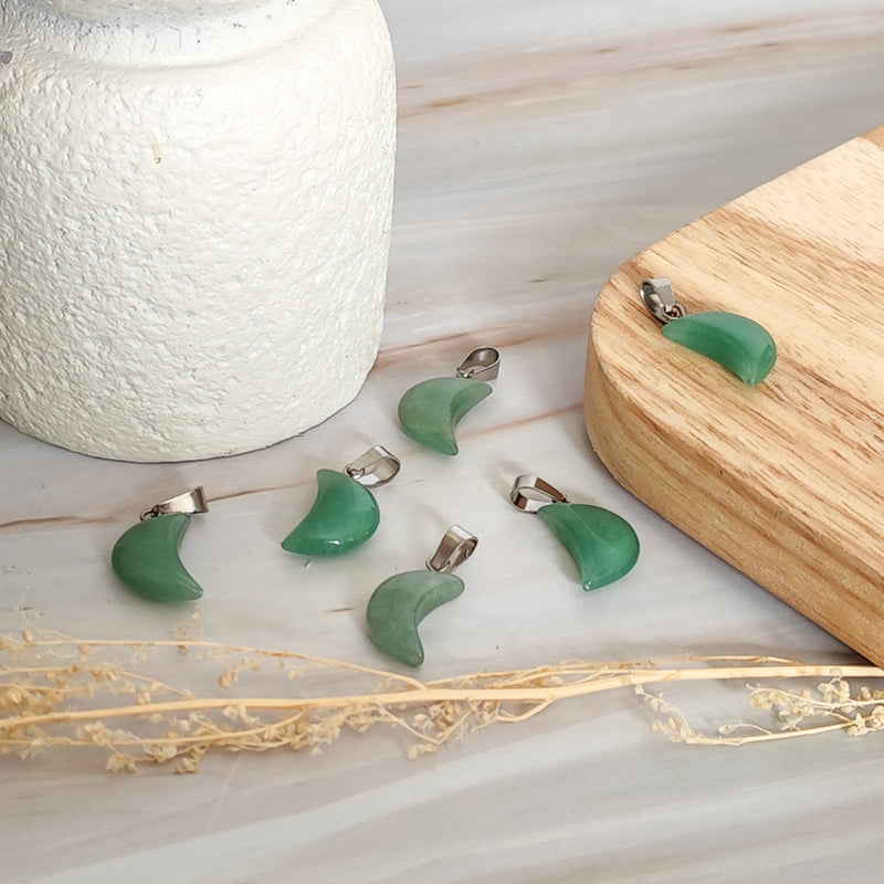 Pendentif lune en Aventurine Verte