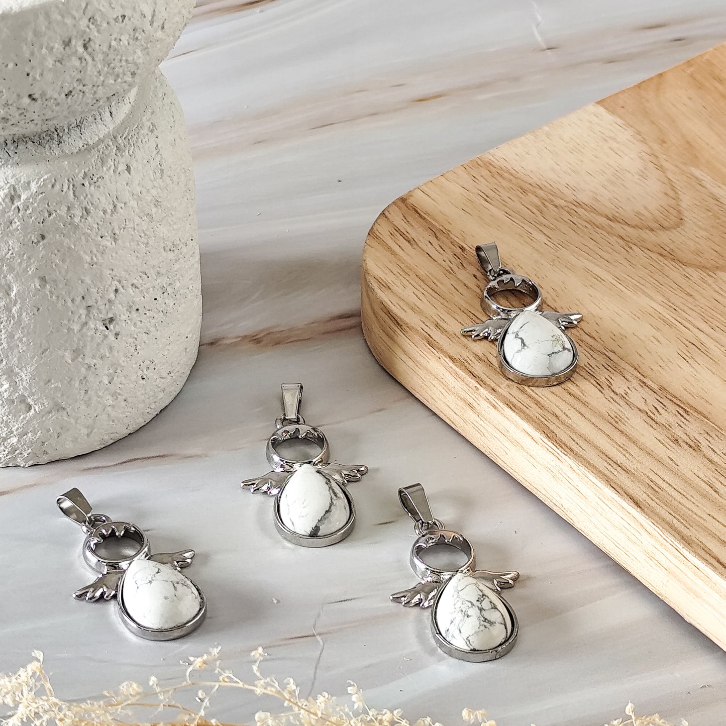 pendentif ange en howlite