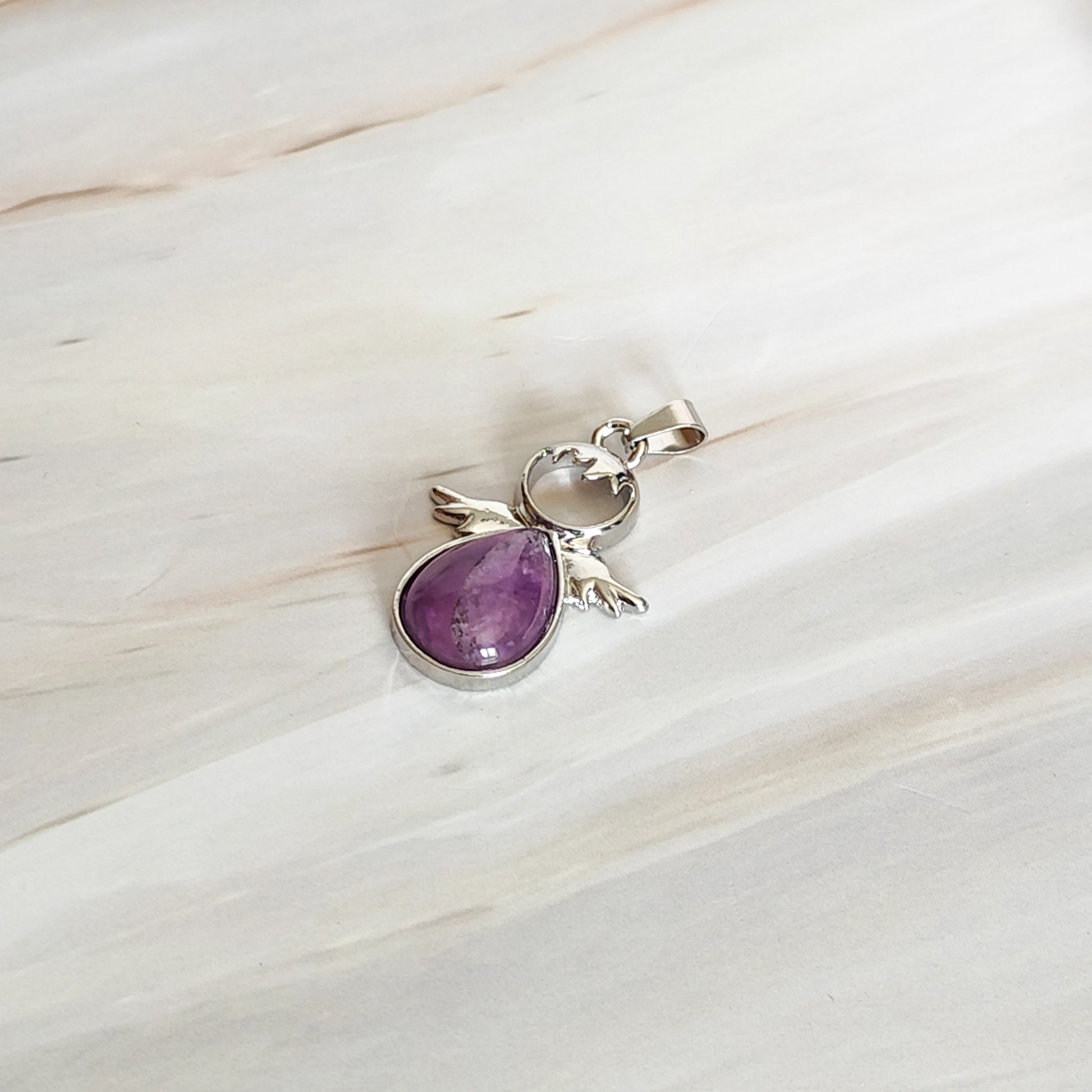Pendentif ange en améthyste