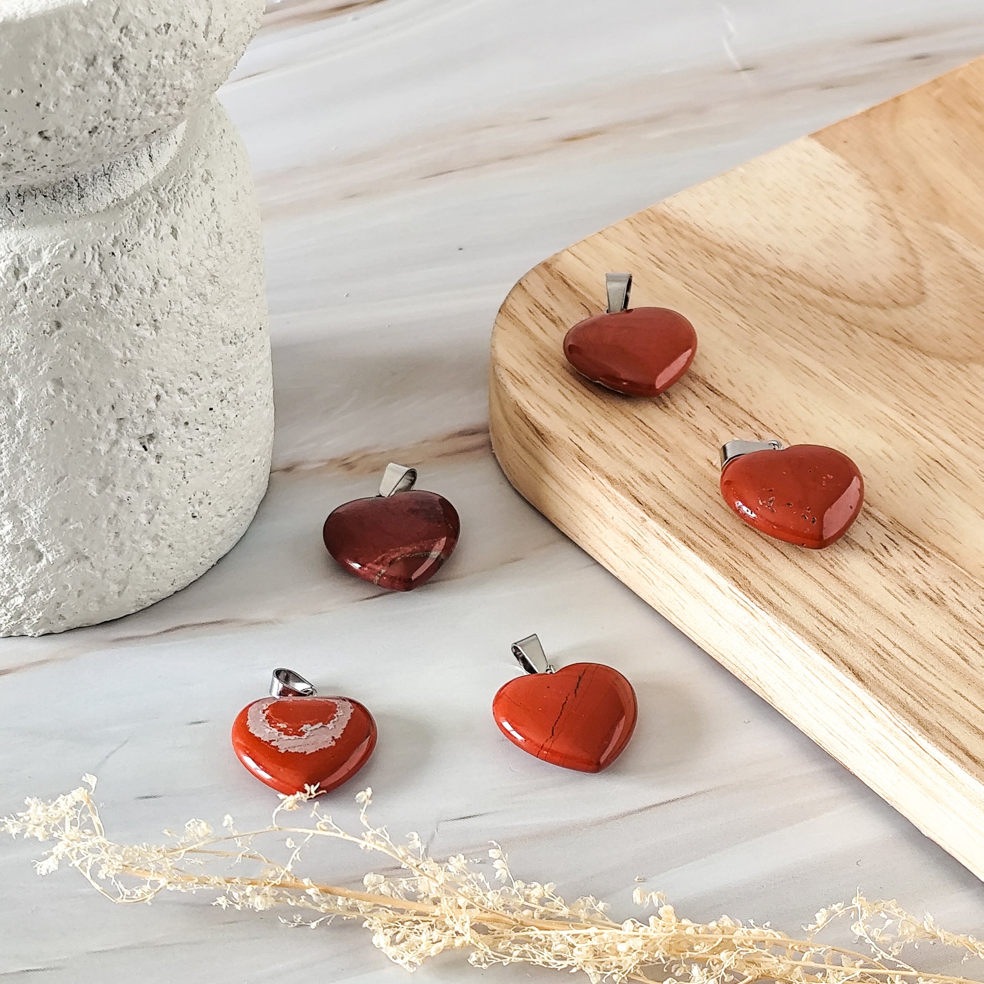 Coeur en jaspe rouge