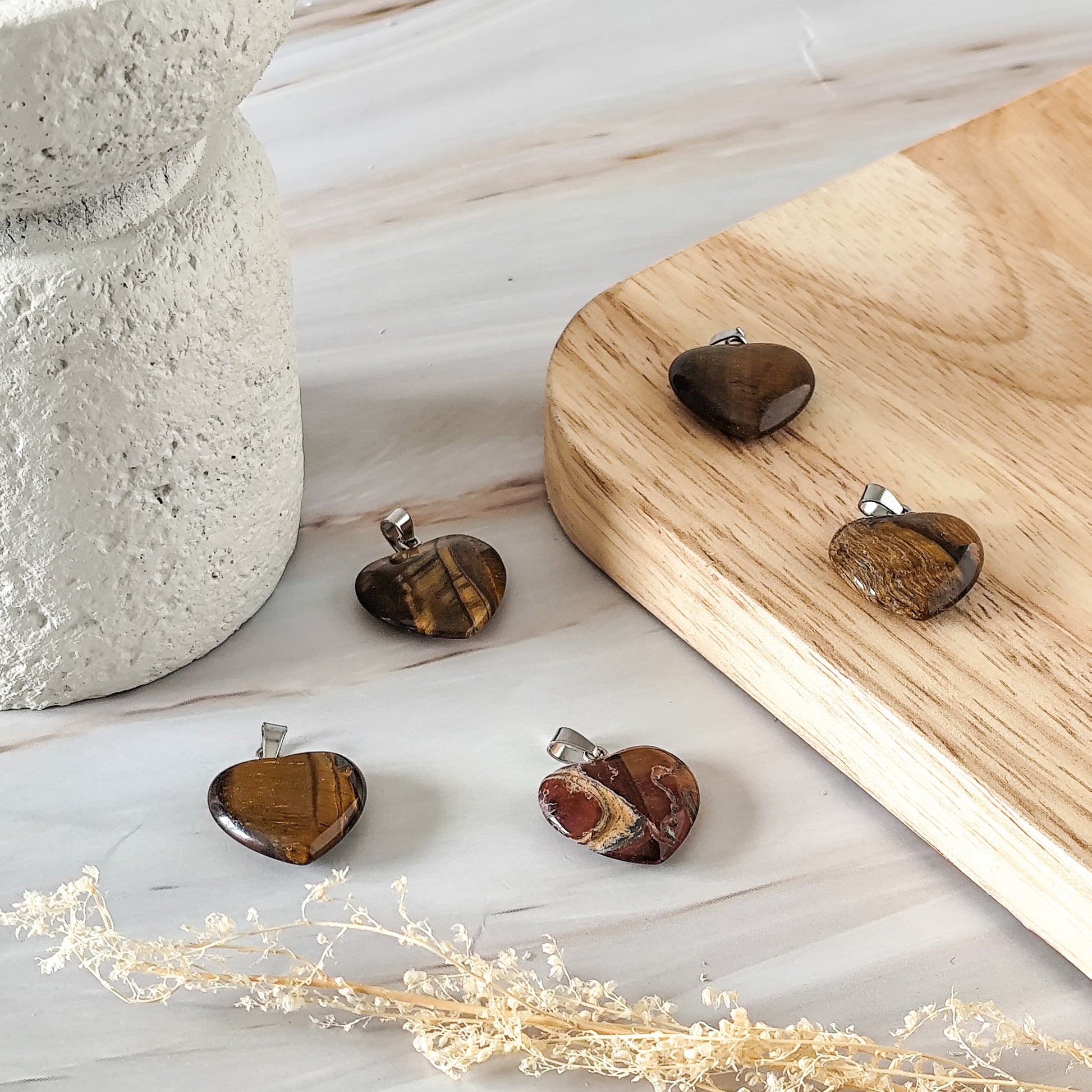 Pendentif coeur en oeil de tigre