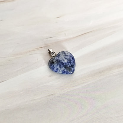 Pendentif coeur en sodalite