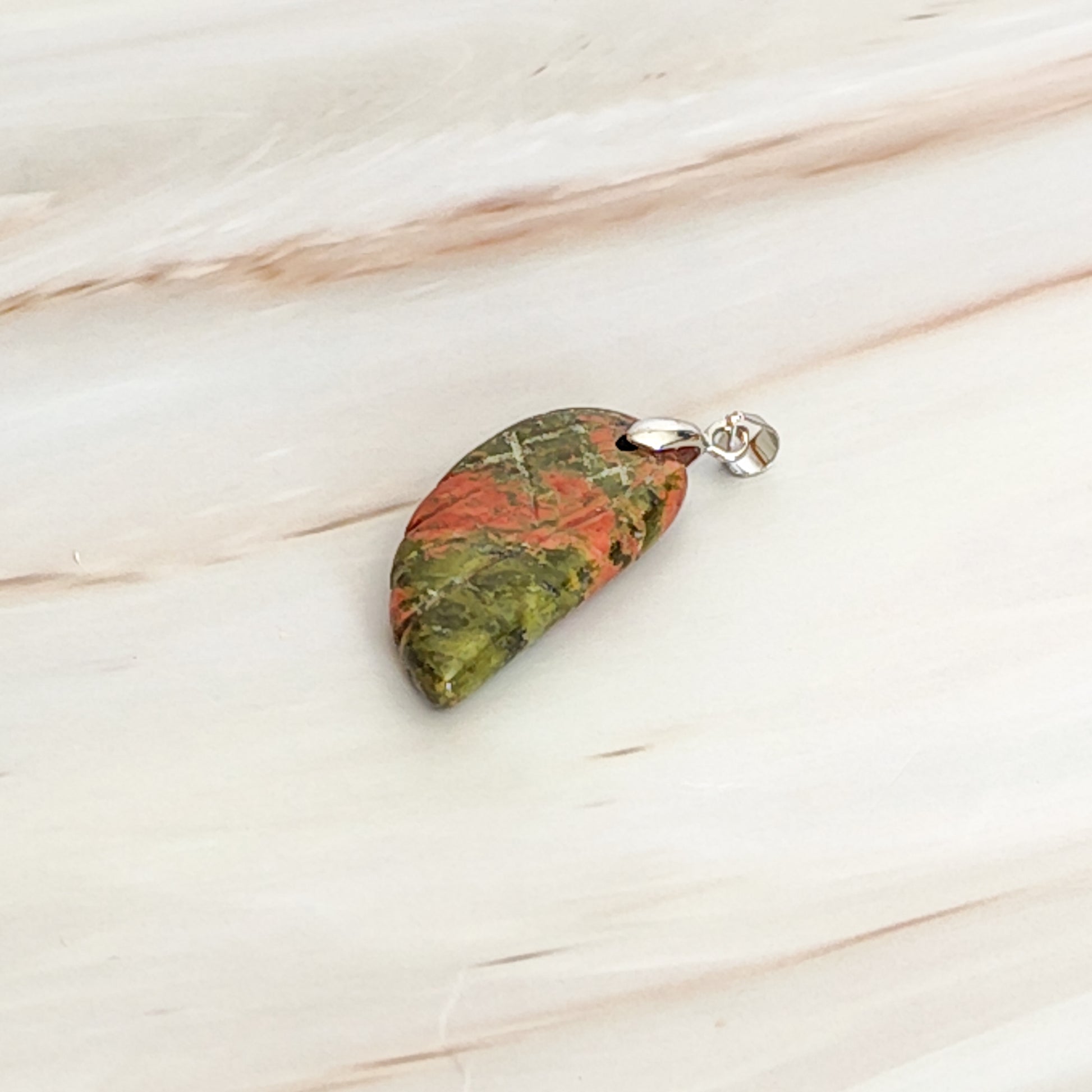 pendentif aile d'ange en unakite
