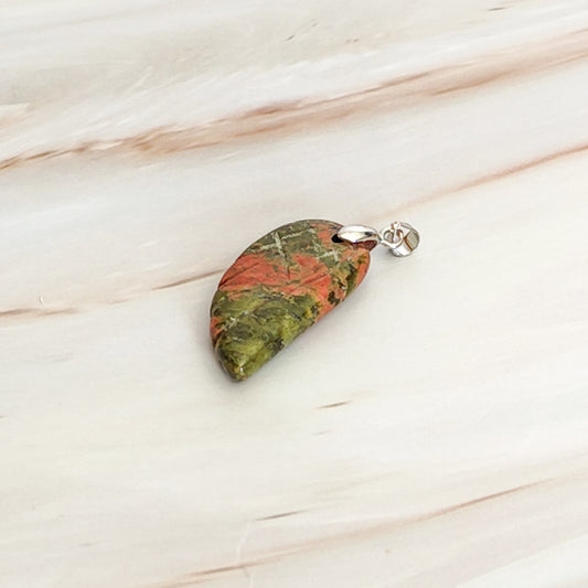 pendentif aile d'ange en unakite