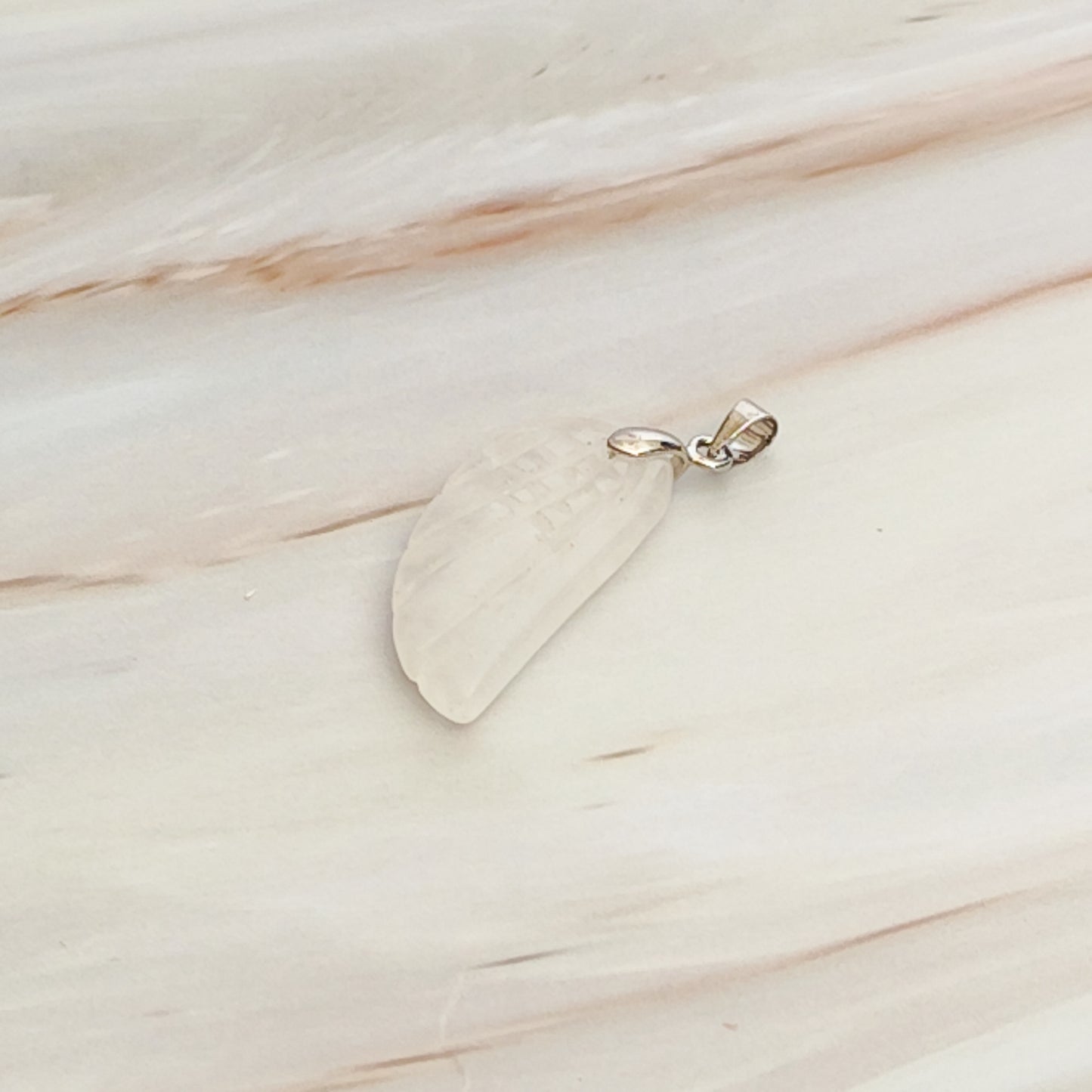 pendentif aile d'ange en cristal de roche