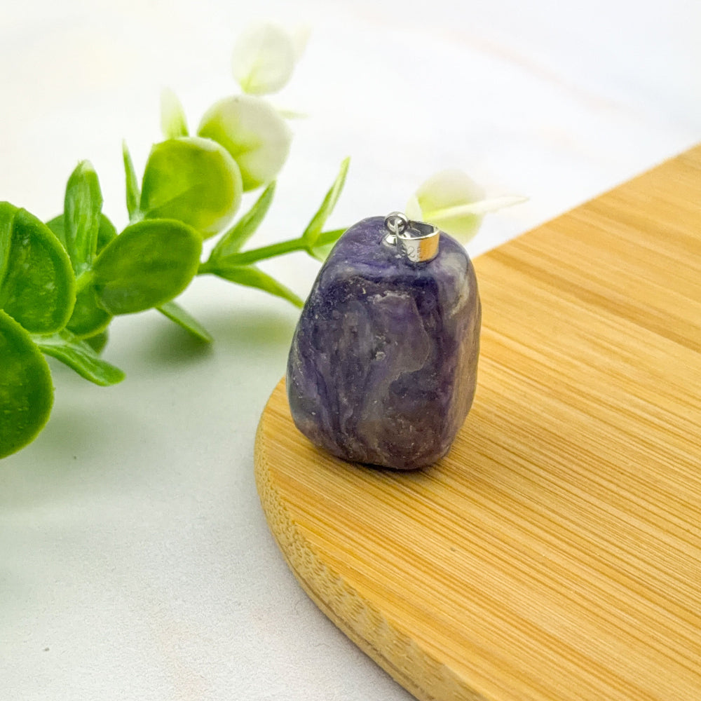 Pendentif en Charoïte