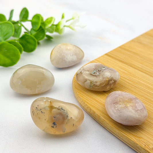 Pierre roulée d'agate fleur de cerisier