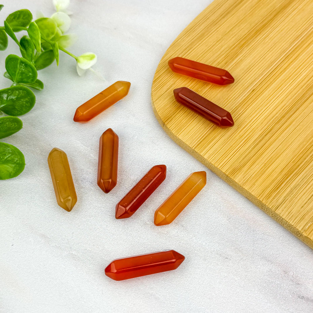 pointe bi-terminée en cornaline