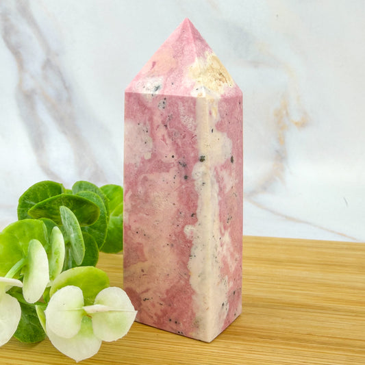 Pointe en rhodonite du Pérou