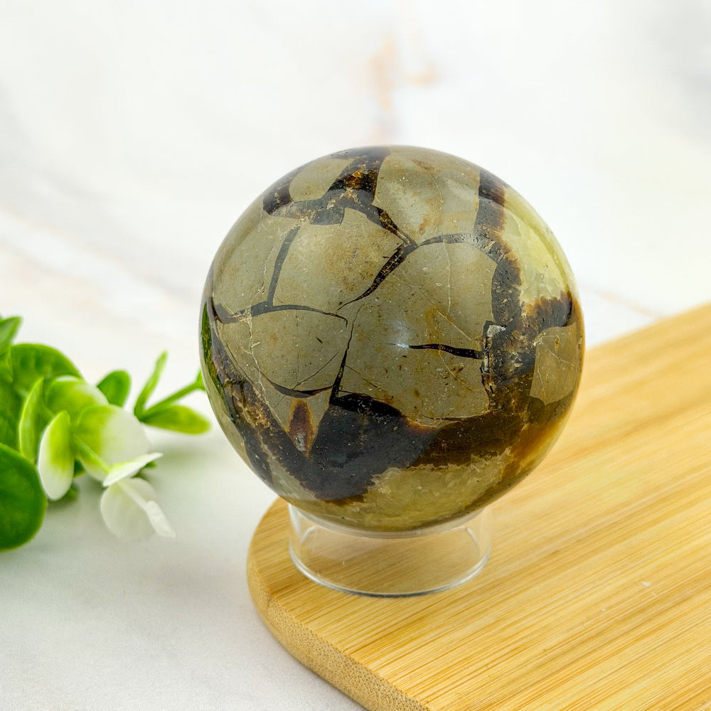 Sphère en pierre de septaria