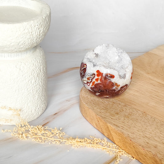 Sphère en Cornaline Drusée