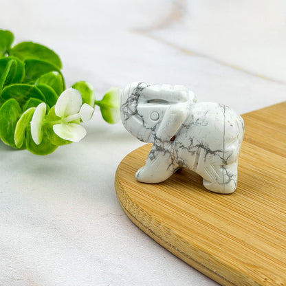éléphant en howlite blanche