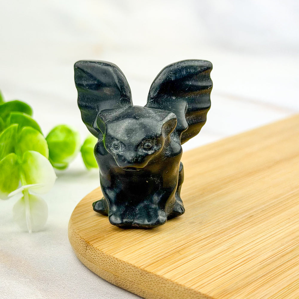 gargouille en obsidienne noire