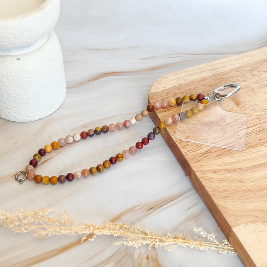 Accroche téléphone personnalisable mokaïte et pierre de soleil