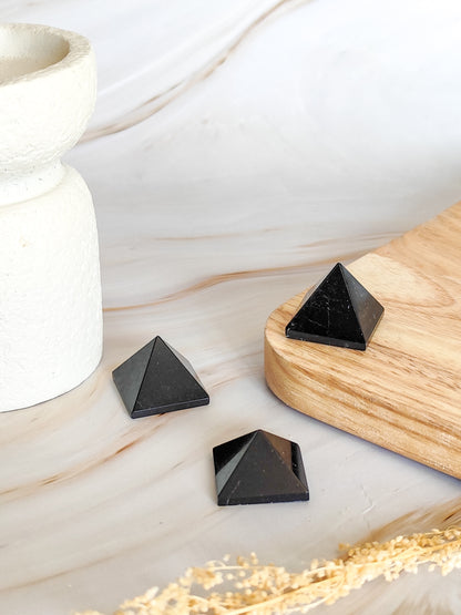 Pyramide en Tourmaline Noire