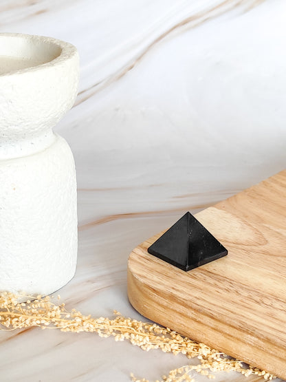 Pyramide en Tourmaline Noire
