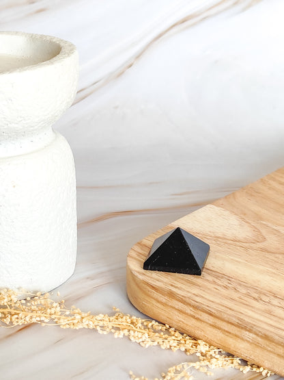 Pyramide en Tourmaline Noire
