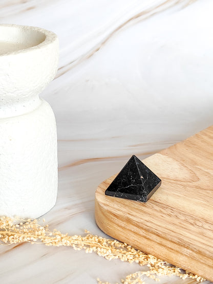 Pyramide en Tourmaline Noire