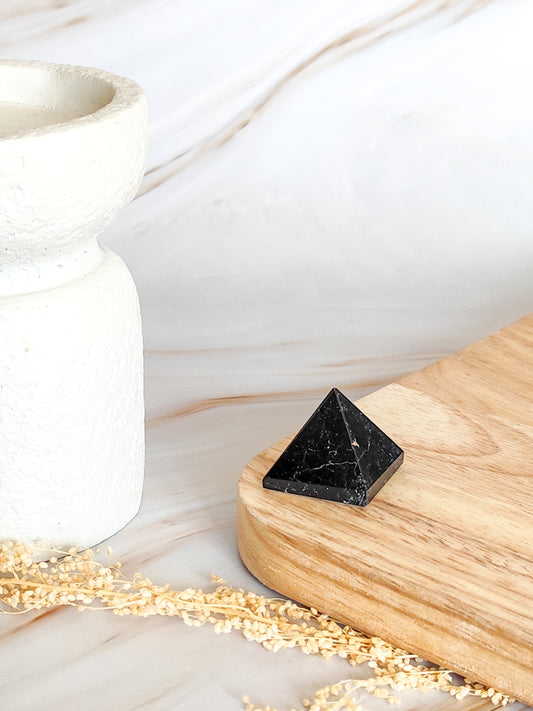 Pyramide en Tourmaline Noire