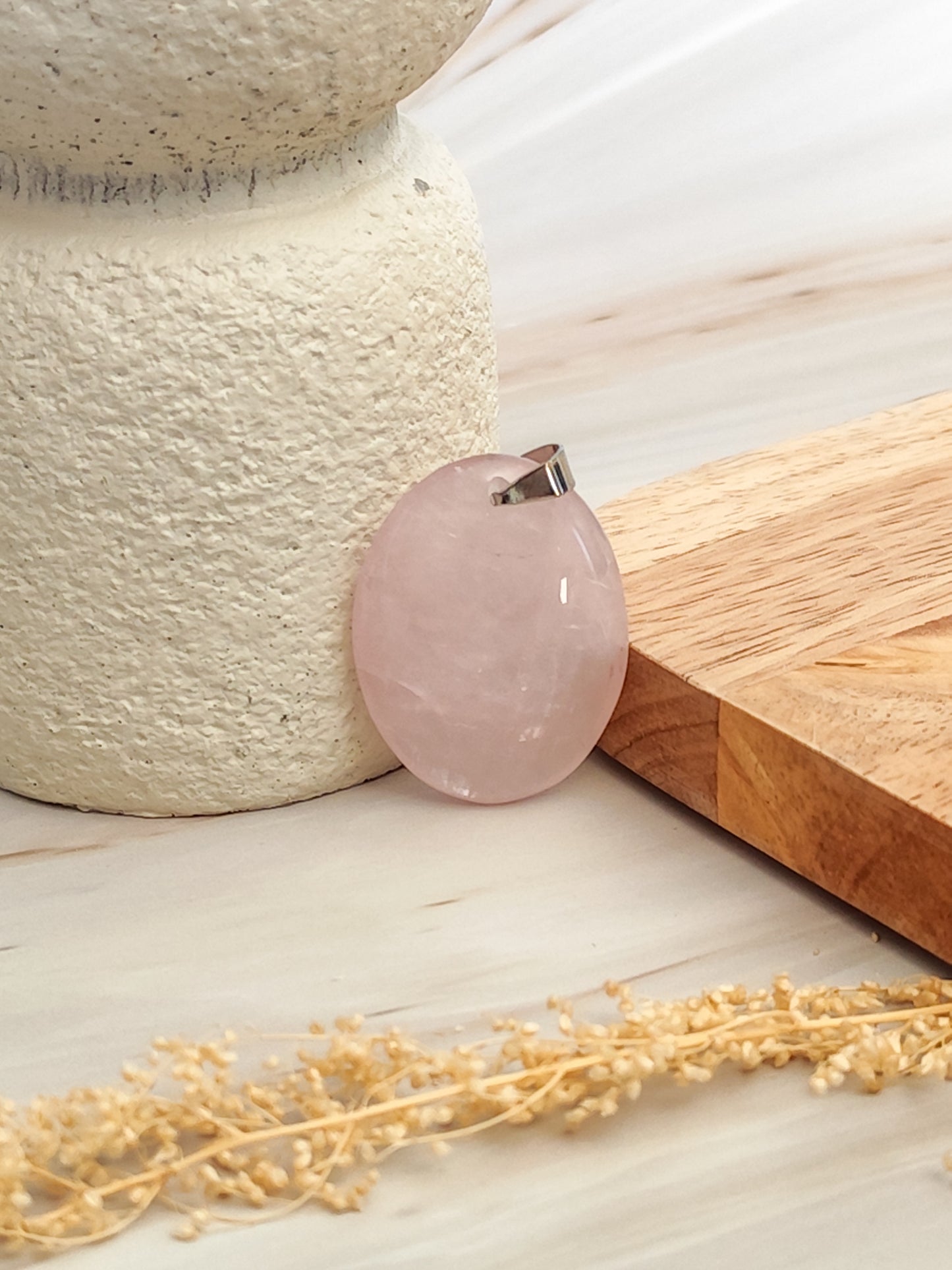 Pendentif plat ovale en Quartz Rose