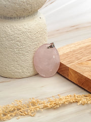 Pendentif plat ovale en Quartz Rose