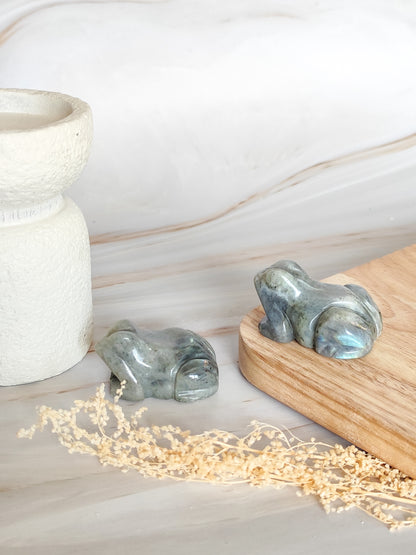 Grenouille en Labradorite