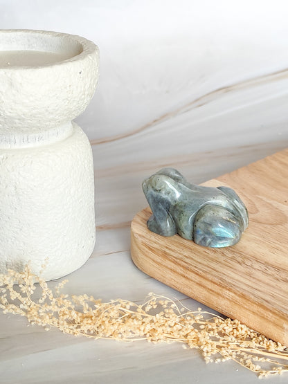 Grenouille en Labradorite