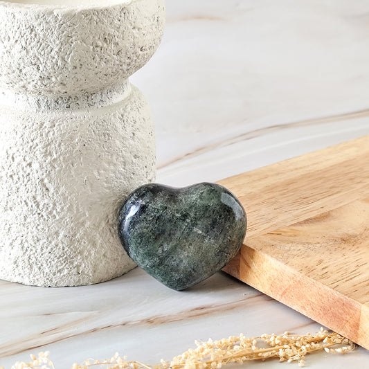 Coeur en Quartz Tourmaline verte